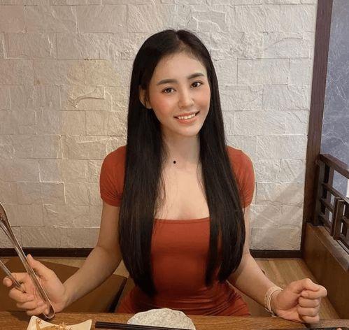 越南女神吃瓜图片