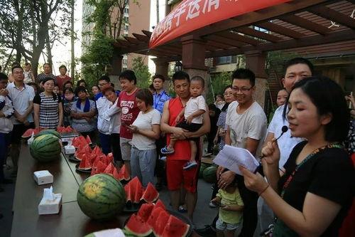 街道办上班吃瓜,上班之余，品味生活小确幸