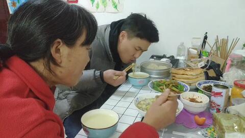 老婆回老家吃瓜