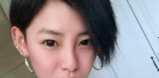 吃瓜吃自己头上纹身,吃瓜吃出自我风格，纹身艺术如何改变生活