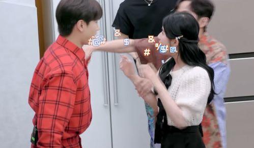 看戏吃瓜名场面,看戏吃瓜，笑料百出  第3张